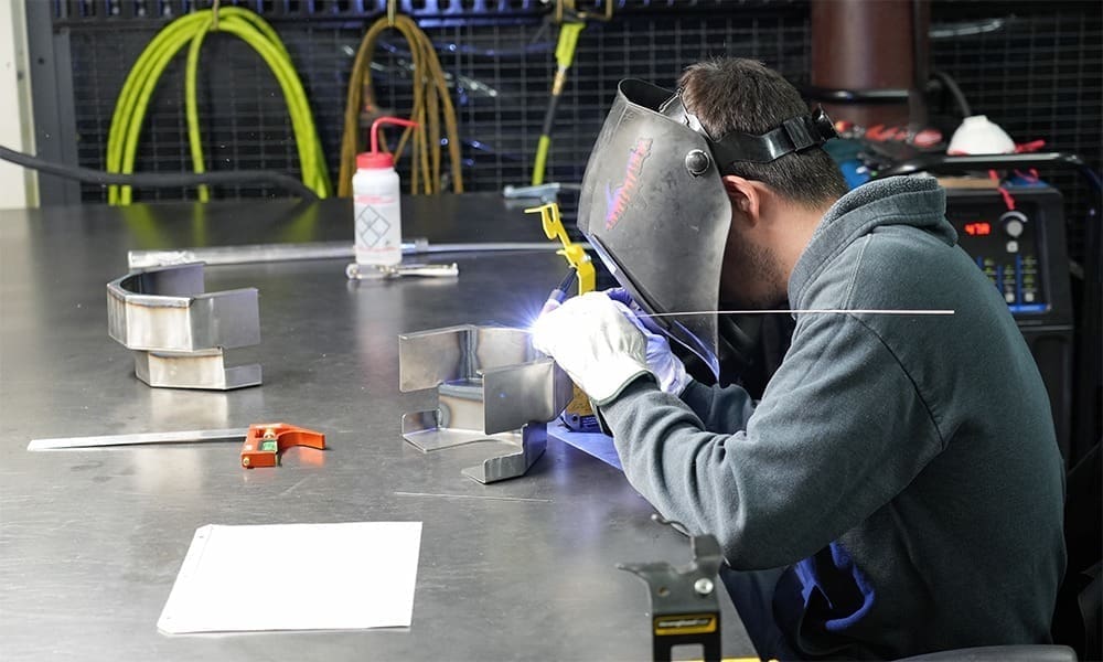 unisig_fabshop_tig_welding_1000x600